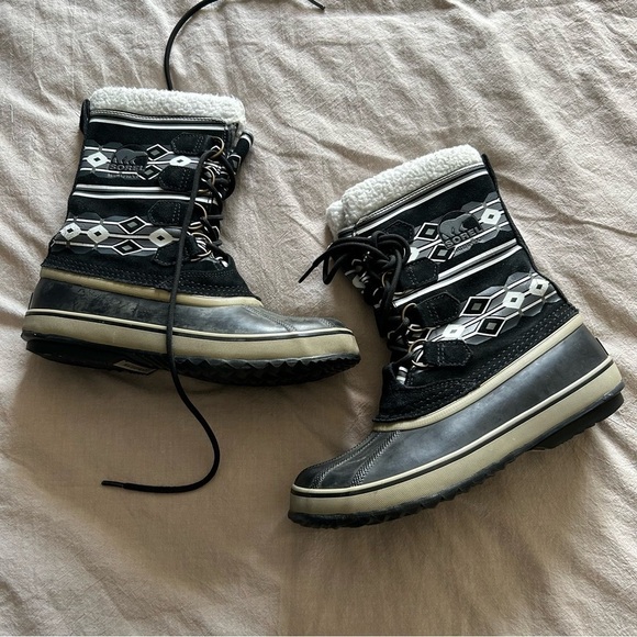 Sorel Boots 9 - Picture 1 of 7